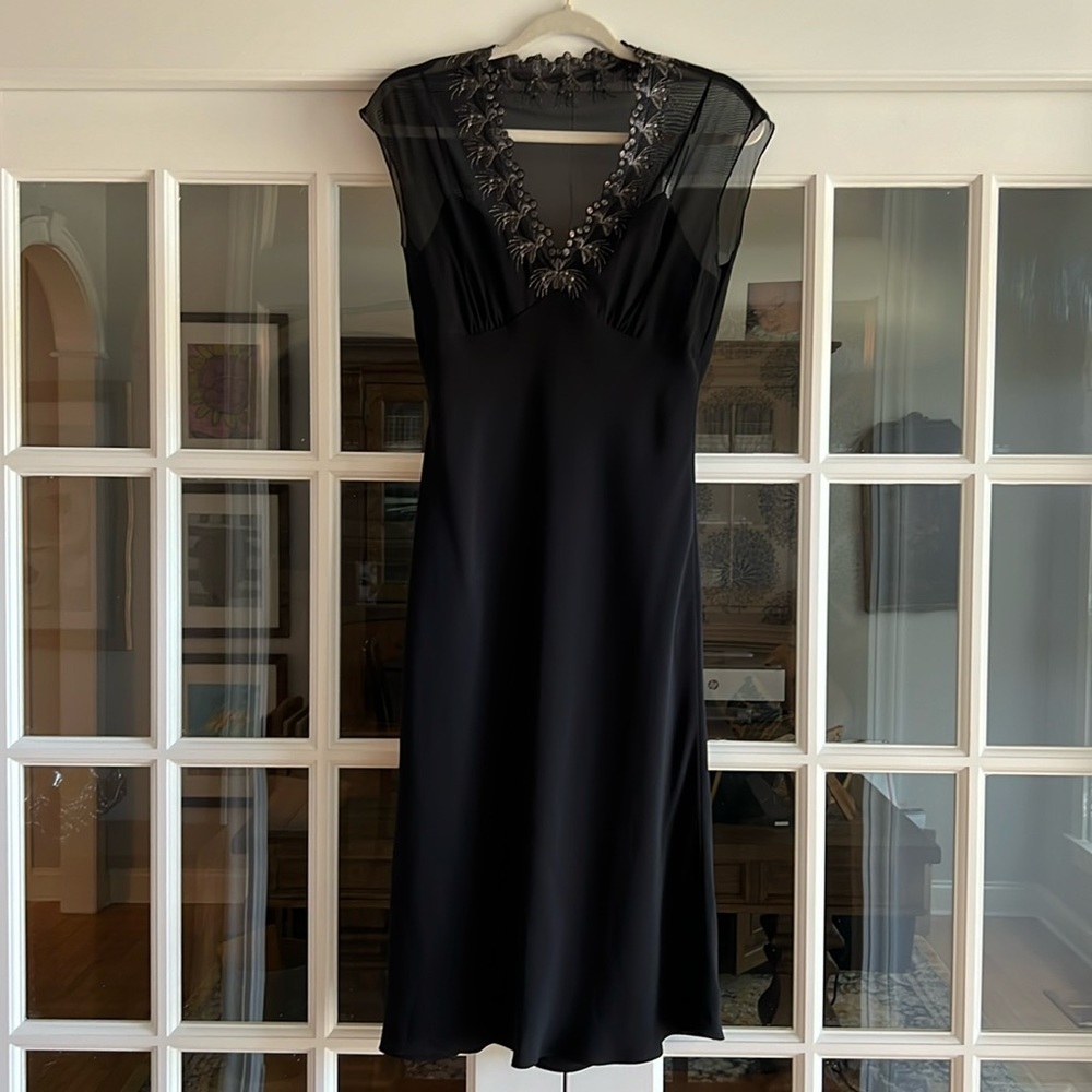 Jones New York black, sleeveless dress in a size 6.